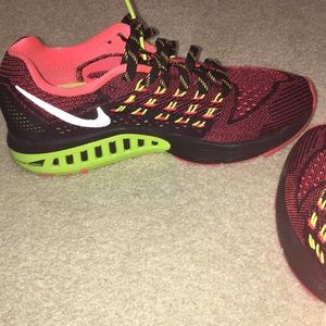 Nike Zoom Structure 18 running sneakers